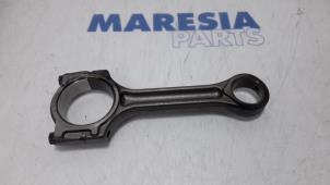 Used Connecting rod Renault Master IV (MA/MB/MC/MD/MH/MF/MG/MH) 2.3 dCi 135 16V FWD Price € 90,75 Inclusive VAT offered by Maresia Parts