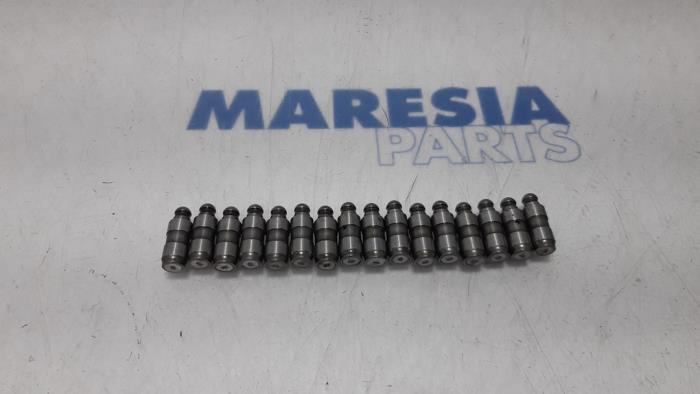 Gebrauchte Ventilstößel Renault Master III (MA/MB/MC/MD/MH/MF/MG/MH) 2.3 dCi 135 16V FWD Preis € 42,35 Mit Mehrwertsteuer angeboten von Maresia Parts