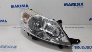 Używane Reflektor prawy Peugeot Expert (G9) 2.0 HDi 120 Cena € 75,00 Procedura marży oferowane przez Maresia Parts