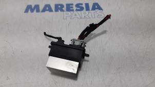 Used Heater resistor Renault Clio IV (5R) 0.9 Energy TCE 90 12V Price € 40,00 Margin scheme offered by Maresia Parts
