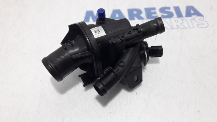 Boîtier thermostat d'un Renault Master IV (MA/MB/MC/MD/MH/MF/MG/MH) 2.3 dCi 135 16V FWD 2020