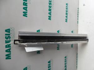 Used Seat rails, right Peugeot 807 2.0 16V Price € 40,00 Margin scheme offered by Maresia Parts