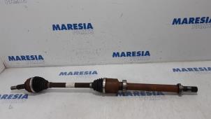 Used Front drive shaft, right Renault Clio IV (5R) 0.9 Energy TCE 90 12V Price € 60,00 Margin scheme offered by Maresia Parts