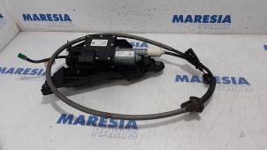 Used Parking brake mechanism Peugeot 3008 I (0U/HU) 1.6 16V THP 150 Price € 210,00 Margin scheme offered by Maresia Parts