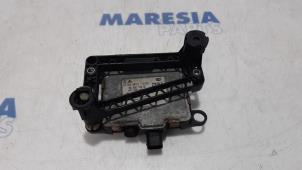 Używane Czujnik aktywnego tempomatu (zdalny) Peugeot 3008 I (0U/HU) 1.6 16V THP 150 Cena € 262,50 Procedura marży oferowane przez Maresia Parts