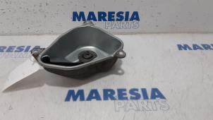 Used Gearbox cover Peugeot 208 I (CA/CC/CK/CL) 1.4 HDi Price € 75,00 Margin scheme offered by Maresia Parts