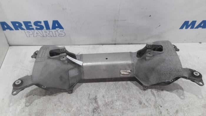 Rear support beam from a Peugeot 508 SW (8E/8U) 1.6 THP 16V 2011