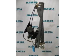 Used Window mechanism 4-door, front right Renault Koleos I 2.5 16V Price € 75,00 Margin scheme offered by Maresia Parts