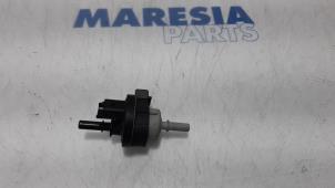 Used Vacuum valve Renault Espace (RFCJ) 1.6 Tce 200 EDC Price € 25,00 Margin scheme offered by Maresia Parts