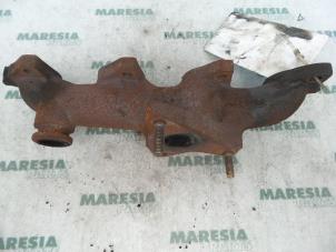 Used Exhaust manifold Renault Scénic II (JM) 1.5 dCi 100 Price € 50,00 Margin scheme offered by Maresia Parts