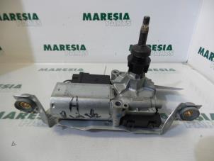 Używane Silnik wycieraczki tylnej Renault Scénic I (JA) 2.0 16V RX4 Cena € 50,00 Procedura marży oferowane przez Maresia Parts