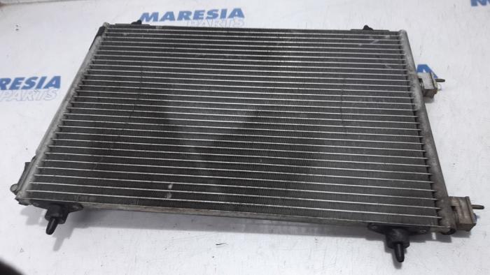 Air conditioning condenser from a Peugeot 307 Break (3E) 1.6 16V 2004