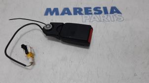 Used Rear seatbelt buckle, left Peugeot RCZ (4J) 1.6 16V THP Price € 30,00 Margin scheme offered by Maresia Parts