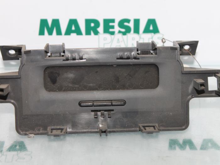 Begagnade Innerdisplay Renault Megane II (BM/CM) 1.5 dCi 80 Pris € 20,00 Marginaltabell erbjuds av Maresia Parts