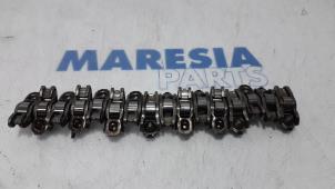 Used Rocker arm Fiat Doblo Cargo (263) 1.3 MJ 16V DPF Euro 5 Price € 55,00 Margin scheme offered by Maresia Parts