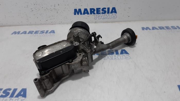Gebrauchte Ölfilterhalter Fiat Doblo Cargo (263) 1.3 MJ 16V DPF Euro 5 Preis € 55,00 Margenregelung angeboten von Maresia Parts
