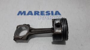 Used Connecting rod Peugeot 307 CC (3B) 2.0 16V Price € 50,00 Margin scheme offered by Maresia Parts