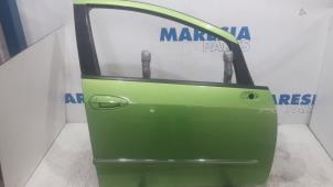 Używane Drzwi prawe przednie wersja 4-drzwiowa Fiat Punto III (199) 0.9 TwinAir Cena € 131,25 Procedura marży oferowane przez Maresia Parts