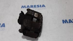 Used Front brake calliper, left Peugeot 307 CC (3B) 2.0 16V Price € 40,00 Margin scheme offered by Maresia Parts