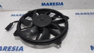 Used Fan motor Peugeot 307 CC (3B) 2.0 16V Price € 50,00 Margin scheme offered by Maresia Parts