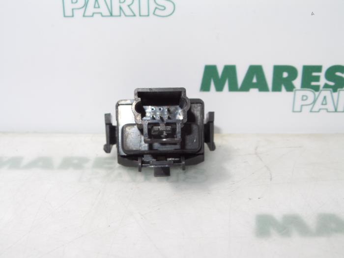 Begagnade Ljussensor Citroen C5 I Berline (DC) 2.0 HDi 110 Pris € 22,50 Marginaltabell erbjuds av Maresia Parts