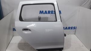 Usagé Portière 4portes arrière droite Dacia Logan MCV II/Sandero Wagon (7S) 1.5 dCi 75 Prix € 157,50 Règlement à la marge proposé par Maresia Parts
