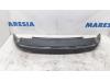 Rear bumper component, central from a Renault Clio IV Estate/Grandtour (7R), 2012 / 2021 0.9 Energy TCE 12V, Combi/o, 4-dr, Petrol, 898cc, 66kW (90pk), FWD, H4B400; H4BA4, 2013-01 / 2021-08, 7R5A; 7RAA; 7RKA; 7RLA 2014