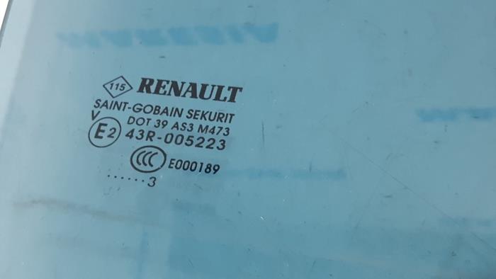 Vitre portière 4portes arrière droite d'un Renault Zoé (AG) 65kW 2013