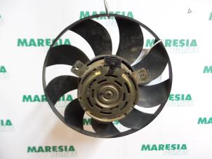 Gebrauchte Kühlrippe Motor Fiat Doblo (223A/119) 1.9 JTD Preis € 50,00 Margenregelung angeboten von Maresia Parts