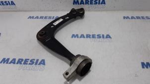 Used Front lower wishbone, right Peugeot 508 SW (8E/8U) 2.0 RXH HYbrid4 16V Price € 50,00 Margin scheme offered by Maresia Parts