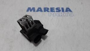 Used Cooling fan resistor Peugeot 508 SW (8E/8U) 2.0 RXH HYbrid4 16V Price € 20,00 Margin scheme offered by Maresia Parts
