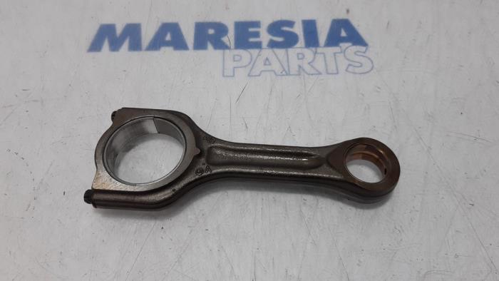 Usagé Bielle Peugeot 308 SW (L4/L9/LC/LJ/LR) 1.6 BlueHDi 120 Prix € 50,00 Règlement à la marge proposé par Maresia Parts