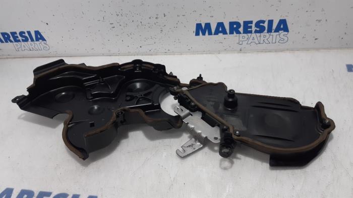 Usagé Couvercle de distribution Peugeot 308 SW (L4/L9/LC/LJ/LR) 1.6 BlueHDi 120 Prix € 30,00 Règlement à la marge proposé par Maresia Parts