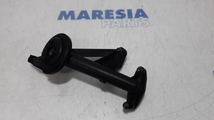Gebrauchte Öl Ansaugrohr Peugeot 308 SW (L4/L9/LC/LJ/LR) 1.6 BlueHDi 120 Preis € 20,00 Margenregelung angeboten von Maresia Parts