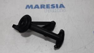 Used Oil suction pipe Peugeot 308 SW (L4/L9/LC/LJ/LR) 1.6 BlueHDi 120 Price € 20,00 Margin scheme offered by Maresia Parts