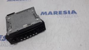Usados Reproductor de CD y radio Citroen Jumpy (G9) 2.0 HDiF 16V 125 Precio € 72,60 IVA incluido ofrecido por Maresia Parts