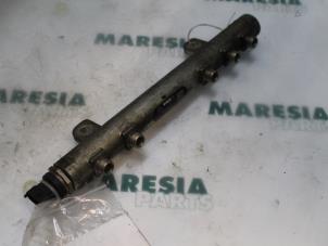 Used Alfa Romeo MiTo (955) 1.3 JTDm 16V Fuel injector nozzle - 55211908 ...