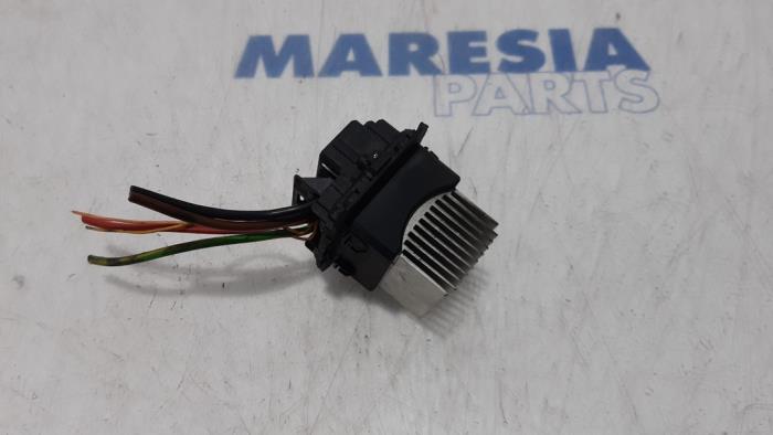 Heater resistor from a Peugeot RCZ (4J) 1.6 16V THP 2011