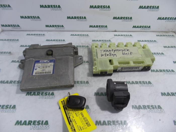 Used Engine management computer Renault Clio II Societe (SB) 1.9 D Price € 75,00 Margin scheme offered by Maresia Parts