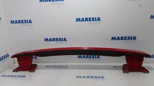 Usados Marco de parachoques detrás Opel Combo 1.4 16V ecoFlex Precio € 50,00 Norma de margen ofrecido por Maresia Parts