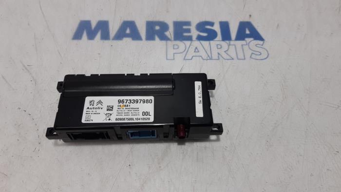 Begagnade Bluetooth-modul Peugeot RCZ (4J) 1.6 16V THP Pris € 105,00 Marginaltabell erbjuds av Maresia Parts
