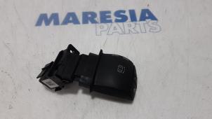 Used Steering wheel mounted radio control Renault Zoé (AG) 65kW Price € 50,00 Margin scheme offered by Maresia Parts