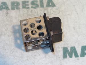 Used Heater resistor Renault Scénic I (JA) 2.0 16V RX4 Price € 25,00 Margin scheme offered by Maresia Parts