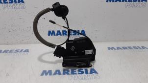 Used Rear door lock mechanism 4-door, left Renault Zoé (AG) 65kW Price € 35,00 Margin scheme offered by Maresia Parts