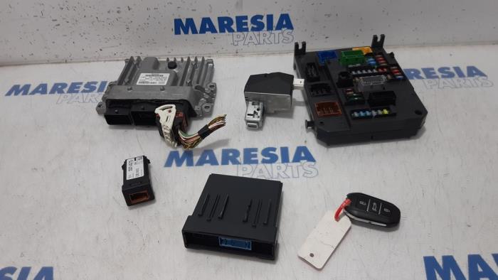 Used Engine management computer Peugeot 508 SW (8E/8U) 2.0 RXH HYbrid4 16V Price € 420,00 Margin scheme offered by Maresia Parts