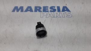 Used Start/stop switch Peugeot 508 SW (8E/8U) 2.0 RXH HYbrid4 16V Price € 20,00 Margin scheme offered by Maresia Parts