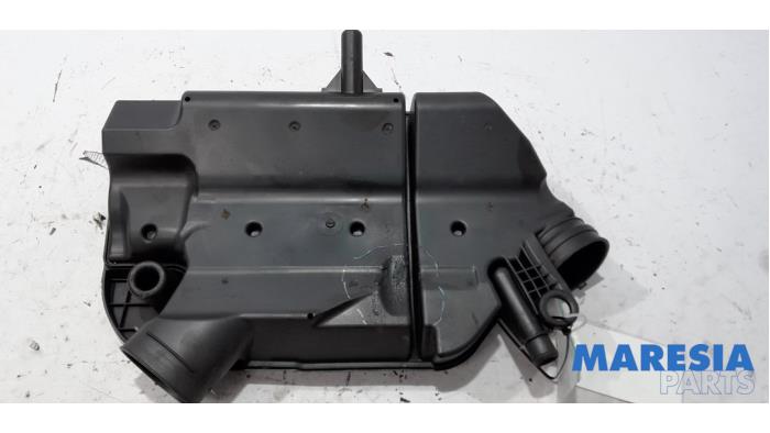 Begagnade Luftfilterhus Opel Combo 1.3 CDTI 16V ecoFlex Pris € 60,50 Inklusive moms erbjuds av Maresia Parts