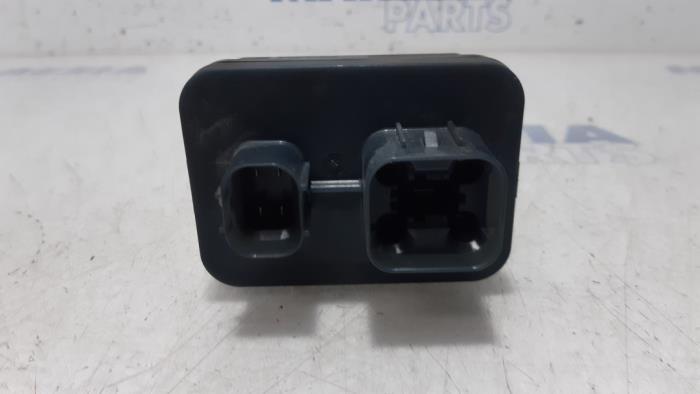 Glow plug relay Opel Combo 1.3 CDTI 16V ecoFlex - 55229840