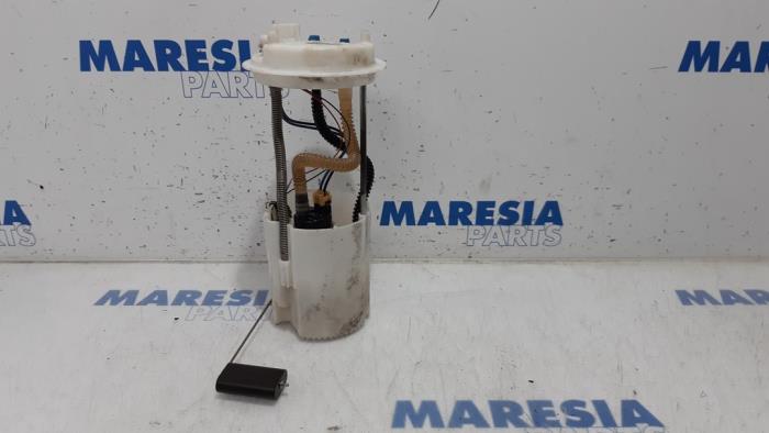 Usagé Pompe d'injection Opel Combo 1.3 CDTI 16V ecoFlex Prix € 54,45 Prix TTC proposé par Maresia Parts