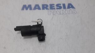 Gebrauchte Scheibensprüherpumpe vorne Renault Zoé (AG) 65kW Preis € 10,00 Margenregelung angeboten von Maresia Parts